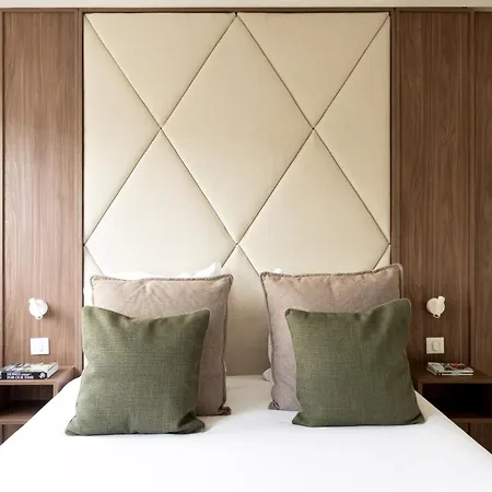 Champs Elysees - Ponthieu Paris