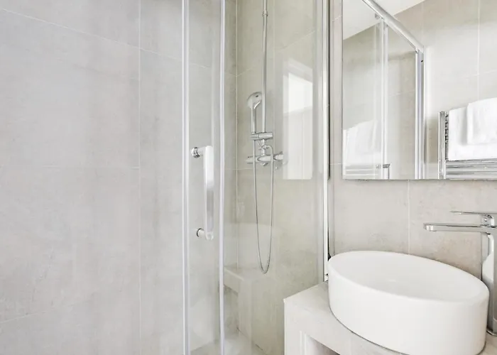 Champs Elysees - Ponthieu *