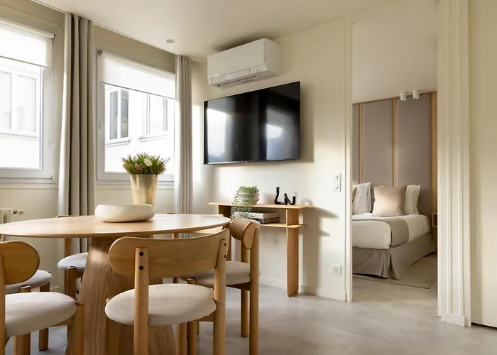 Champs Elysees - Ponthieu Paris