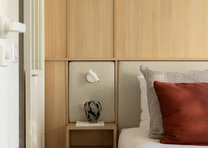 Champs Elysees - Ponthieu Paris