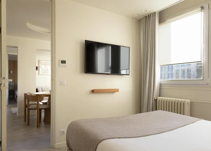 Champs Elysees - Ponthieu Paris