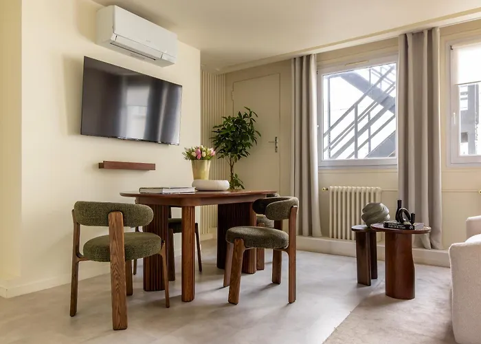 Champs Elysees - Ponthieu Paris