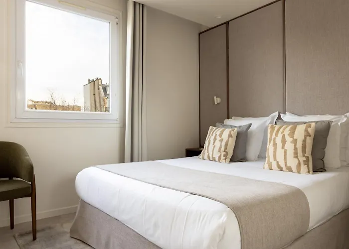 Champs Elysees - Ponthieu *